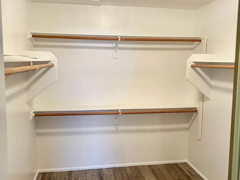 1230 E Captain Dreyfus Ave — Photo 12