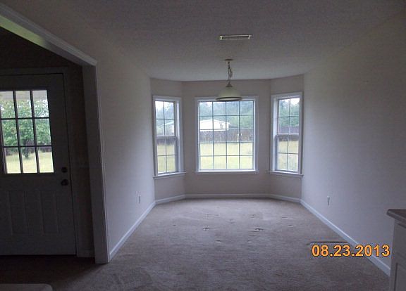 4th image of 450 Omussee