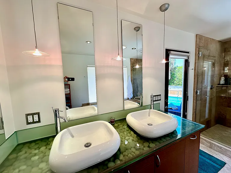 Master bath dual sinks