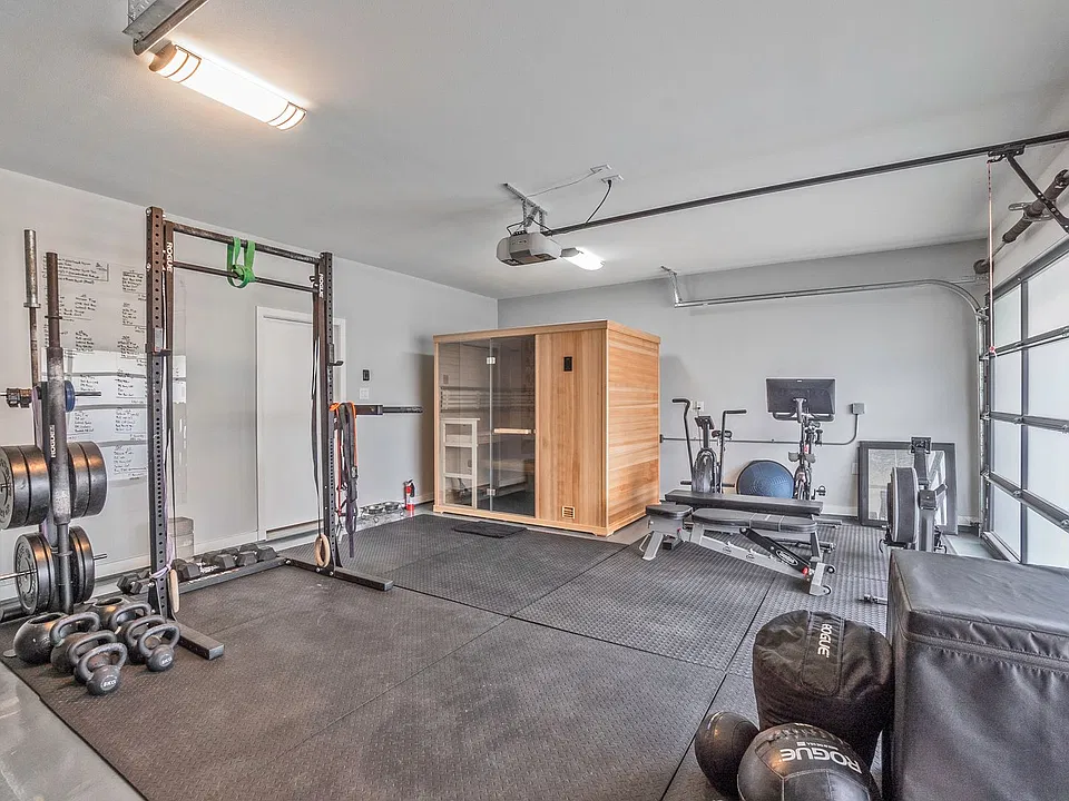 2201 Annex Ave #101