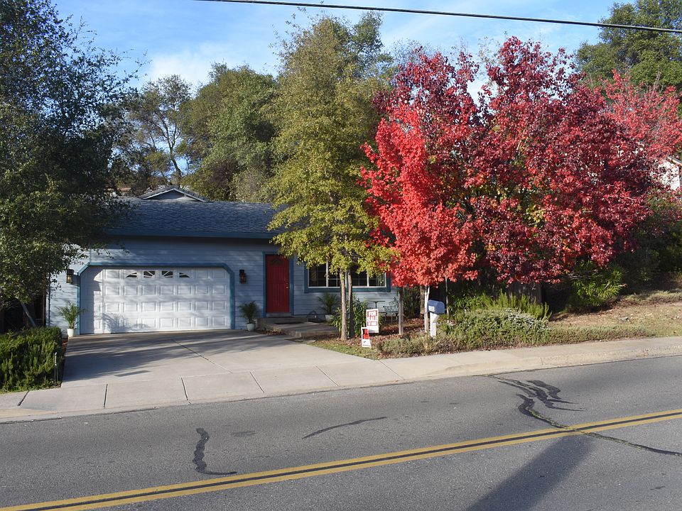 1st image of 1385 Country Club Dr