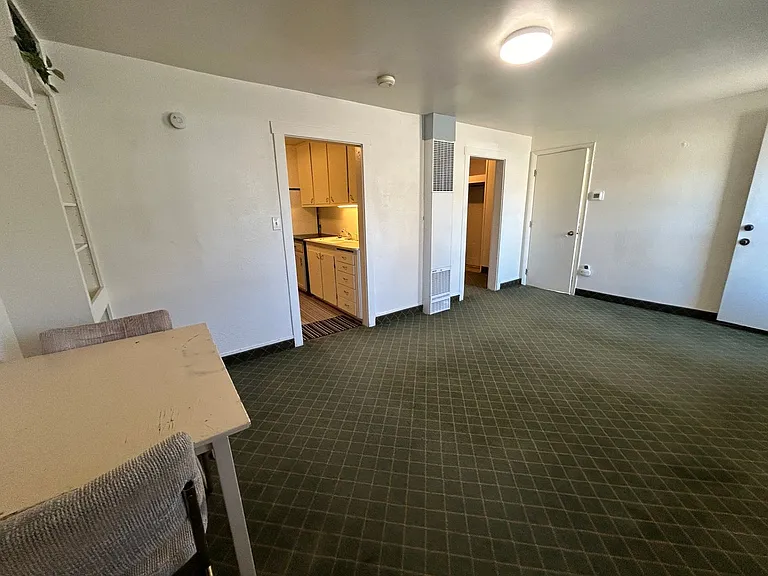 821 W Main St. — Photo 8