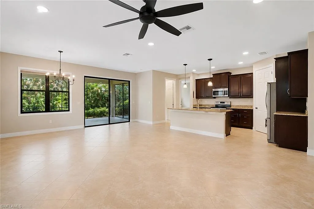 3 bed, 2.0 bath, 1830 sqft, $3,300 — Photo 2