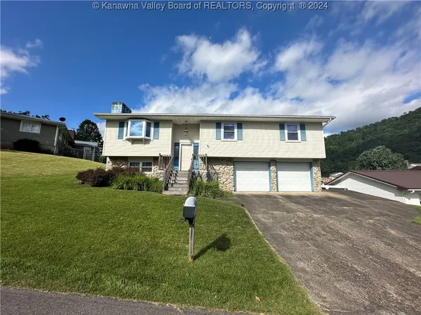 25 Hickory Ln, Madison, WV 25130