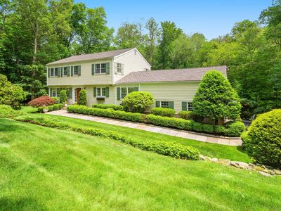 37 Woodridge Circle, New Canaan, CT, 06840