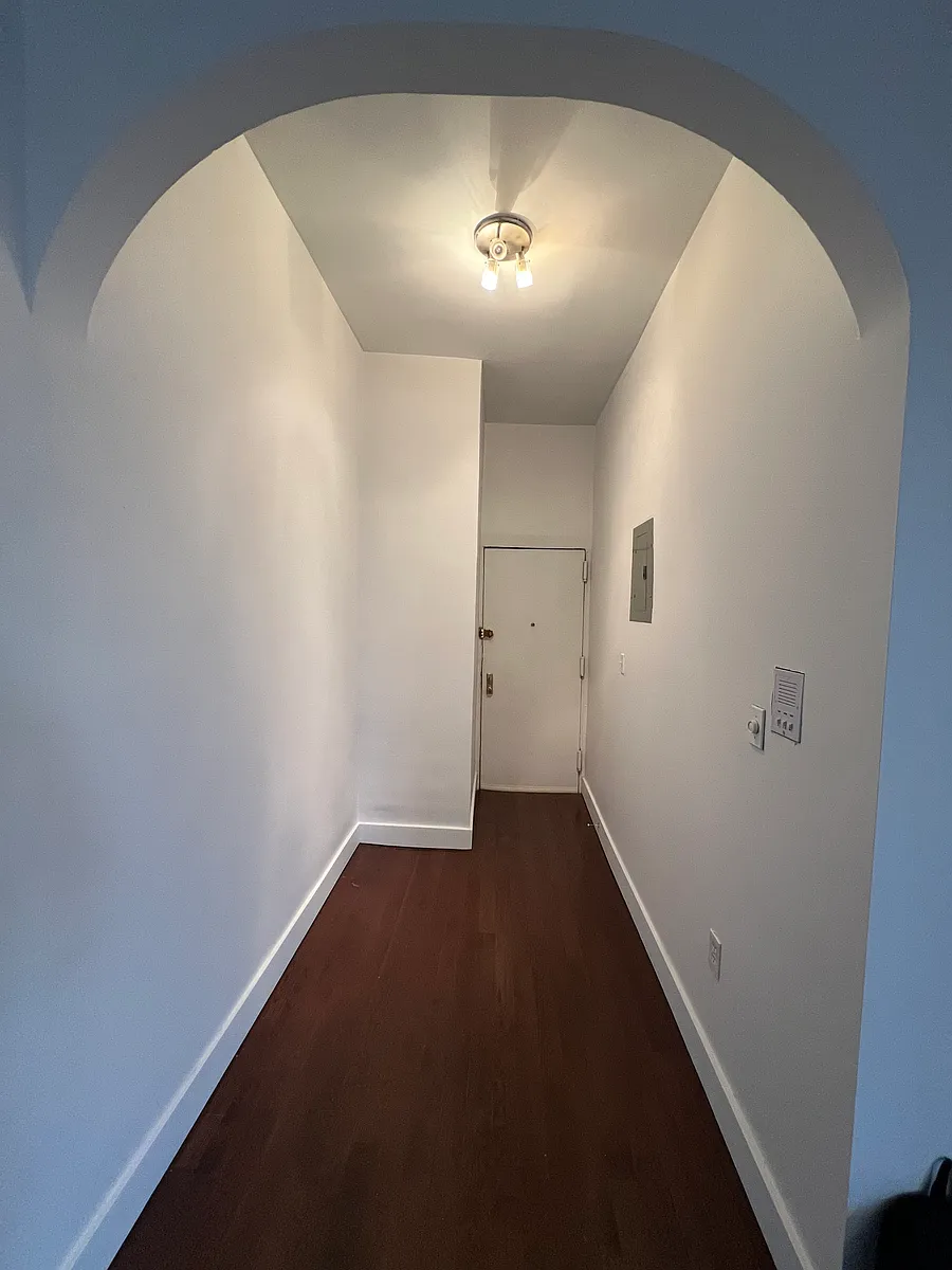 Building Photo - 69 W 131st St #4C