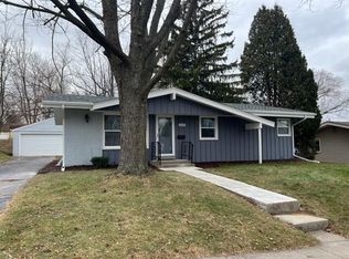2122 Irving Pl, Waukesha, WI 53188