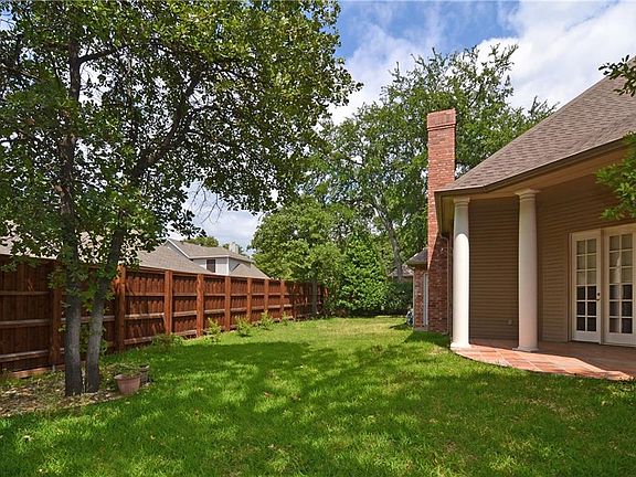 2nd image of 1401 Gatewood Dr