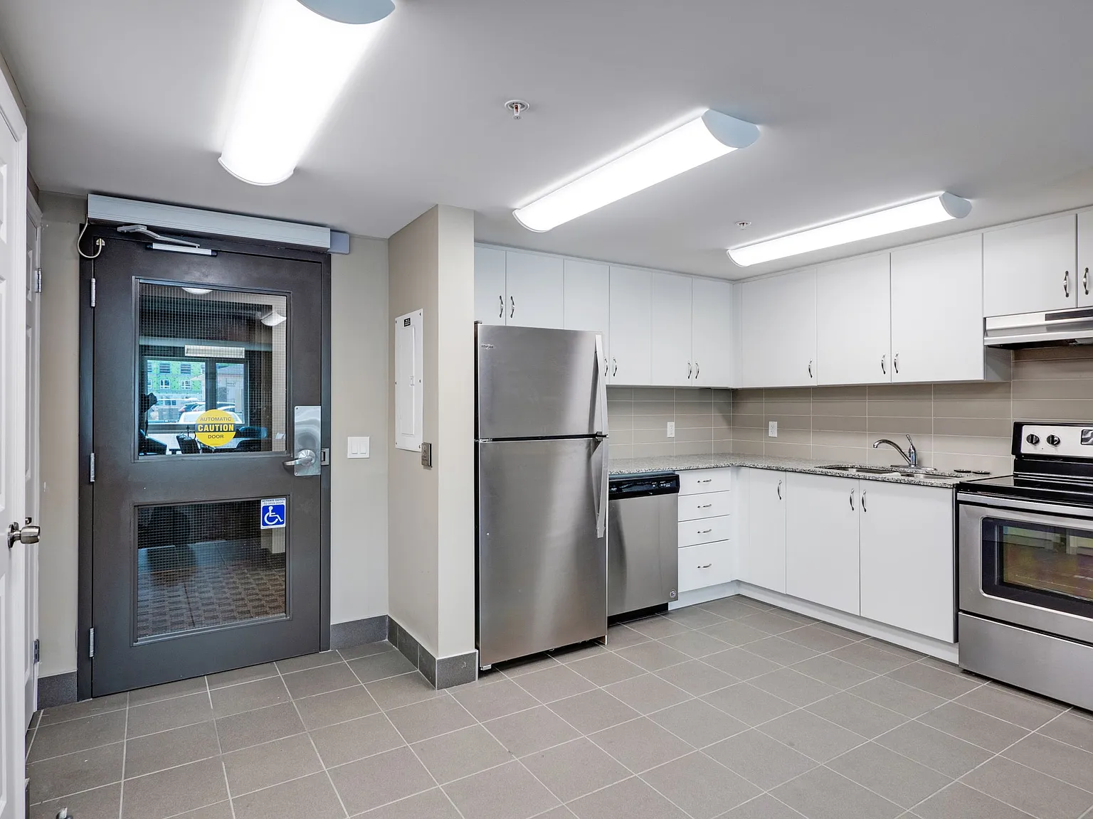 The Suites at Summerside Apartments — Photo 1