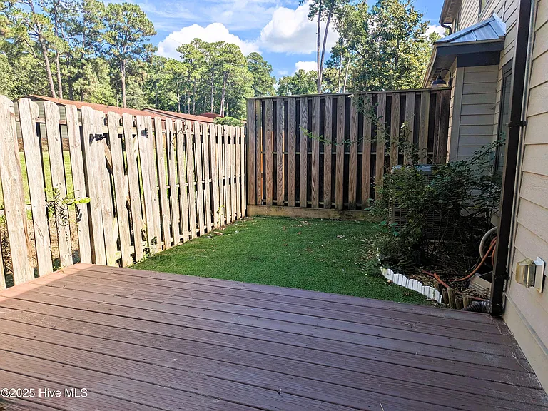 673 S Ashe St — Photo 31