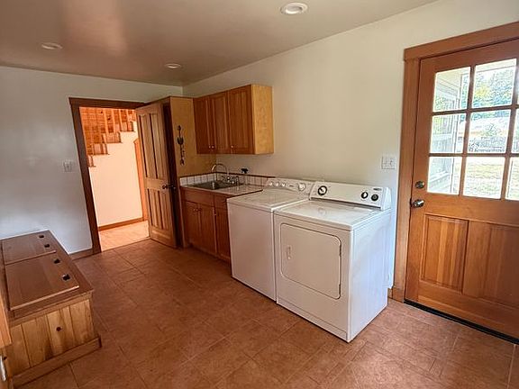 2nd image of 21560 Forster Ln