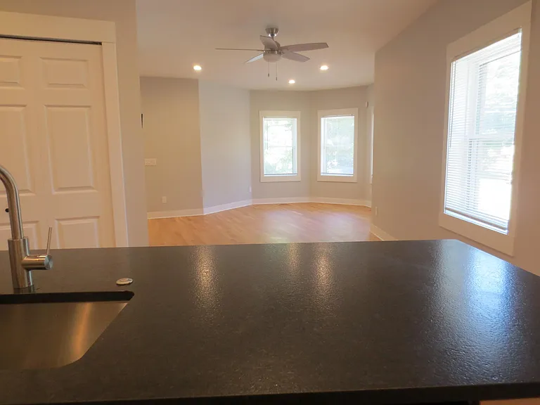 4403 Franklin Blvd — Photo 16