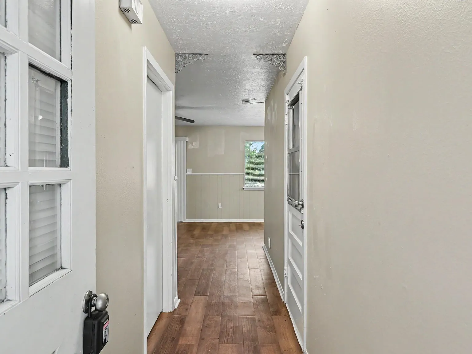 3 bed, 1.5 bath, 1121 sqft, $1,525 — Photo 4