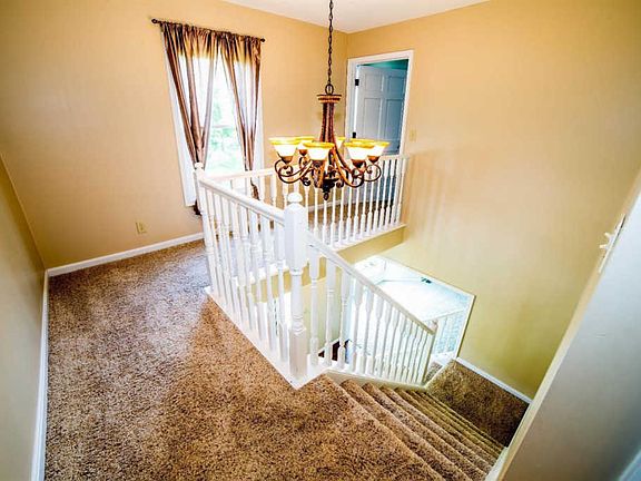 3rd image of 8265 Woodcreek Dr