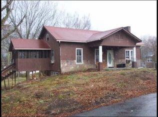 119 Washington Ave, Etowah, TN 37331