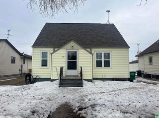 309 E Minnesota Ave, George, IA 51237