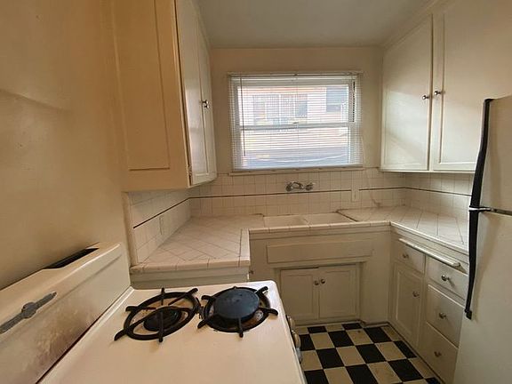 3rd image of 803 Alandele Ave APT 2