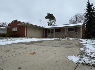 36721 Sherwood St, Livonia, MI 48154