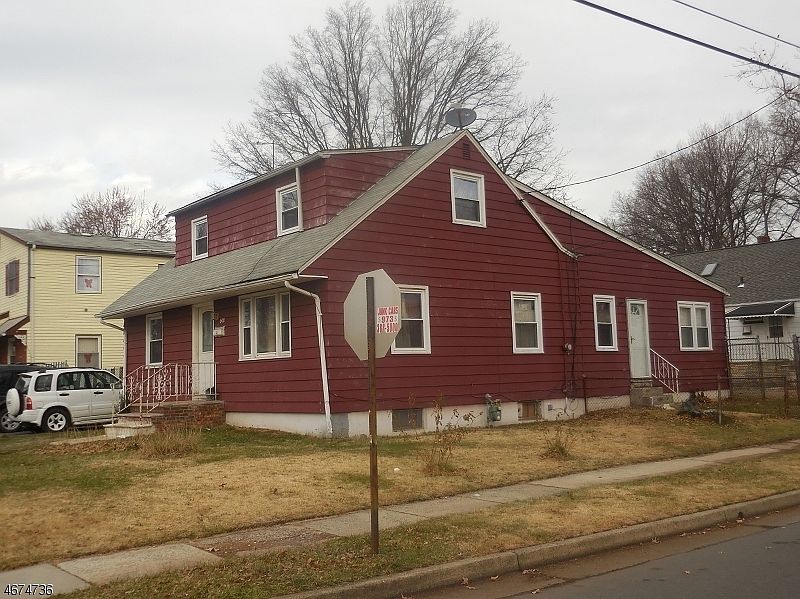 2nd image of 500 Lincoln St