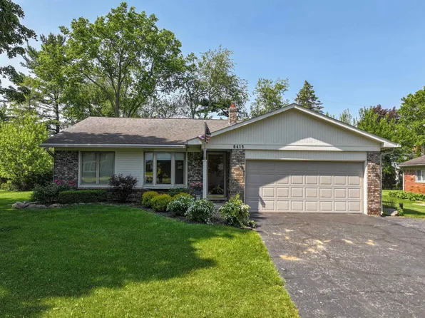 8415 Vanden Dr, White Lake, MI 48386