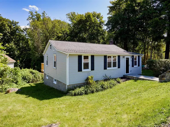 28 Brewster Drive, Carmel, NY 10512