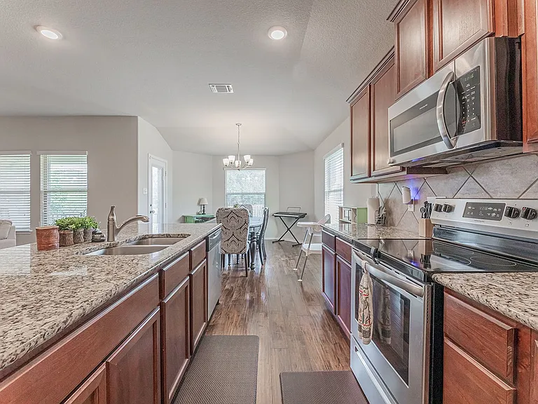 207 Christopher Dr — Photo 21