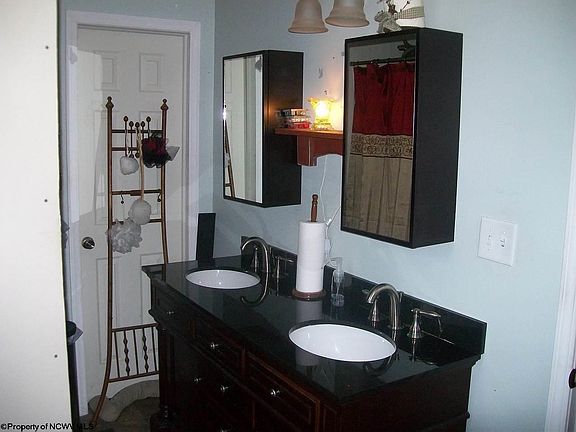 4th image of 103 Farnsworth Ave