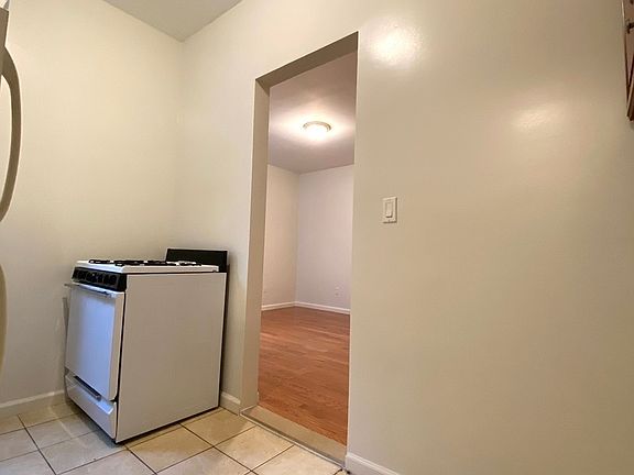 5th image of 260 19th St #10