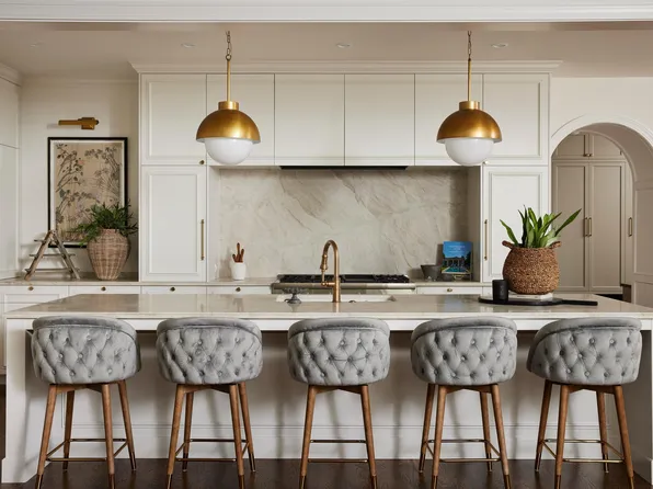 5925 Chowen Ave S, Edina, MN 55410