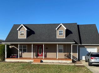 2013 Preece Dr, Louisa, KY 41230