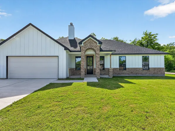 2902 Walnut St, Greenville, TX 75401