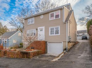 34 Bonavesta St, Lynn, MA 01905