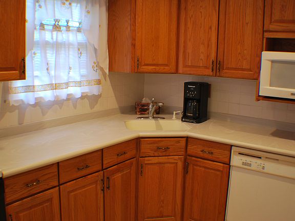 Corian Coutertops! Look and feel like stone!