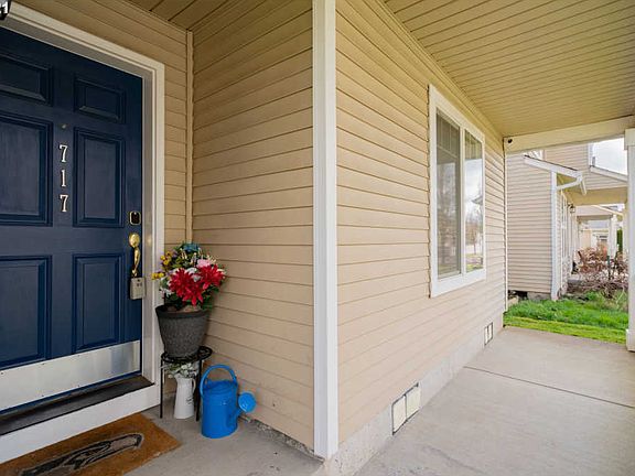 4th image of 717 NW 21st Ave