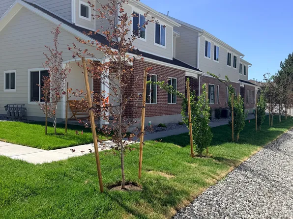 773 N Pheasantbrook Cir #3B, Centerville, UT 84014