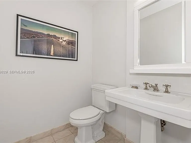 50 S Pointe Dr #1804 — Photo 23