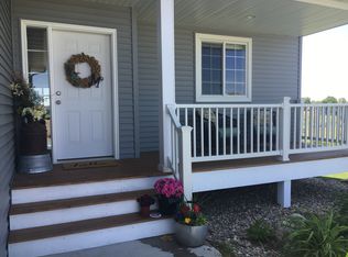 3826 Calgary Cir, Bismarck, ND 58503