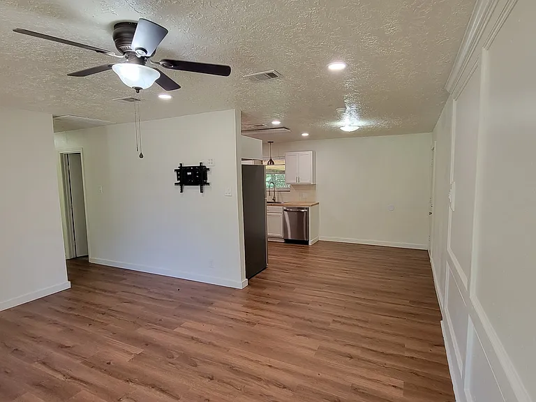 2100 Hill Top Ct #1 — Photo 17