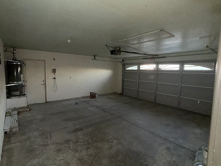 5765 N Ivanhoe Ave — Photo 10