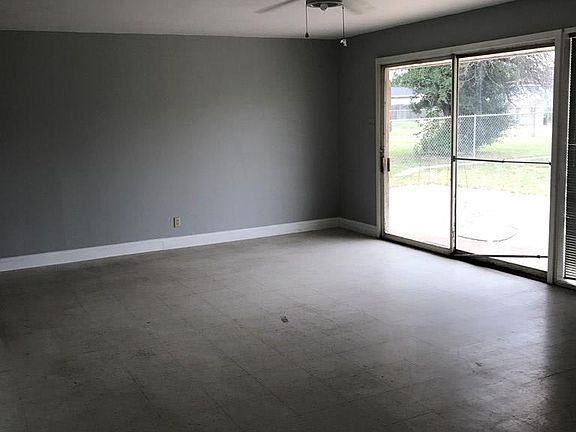 4th image of 2910 Dawn Ave