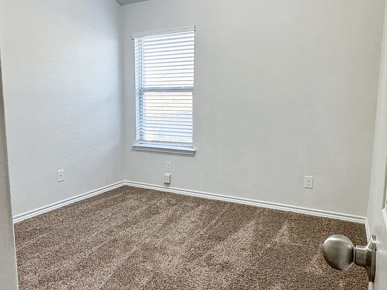 6233 Lavaca Dr — Photo 9