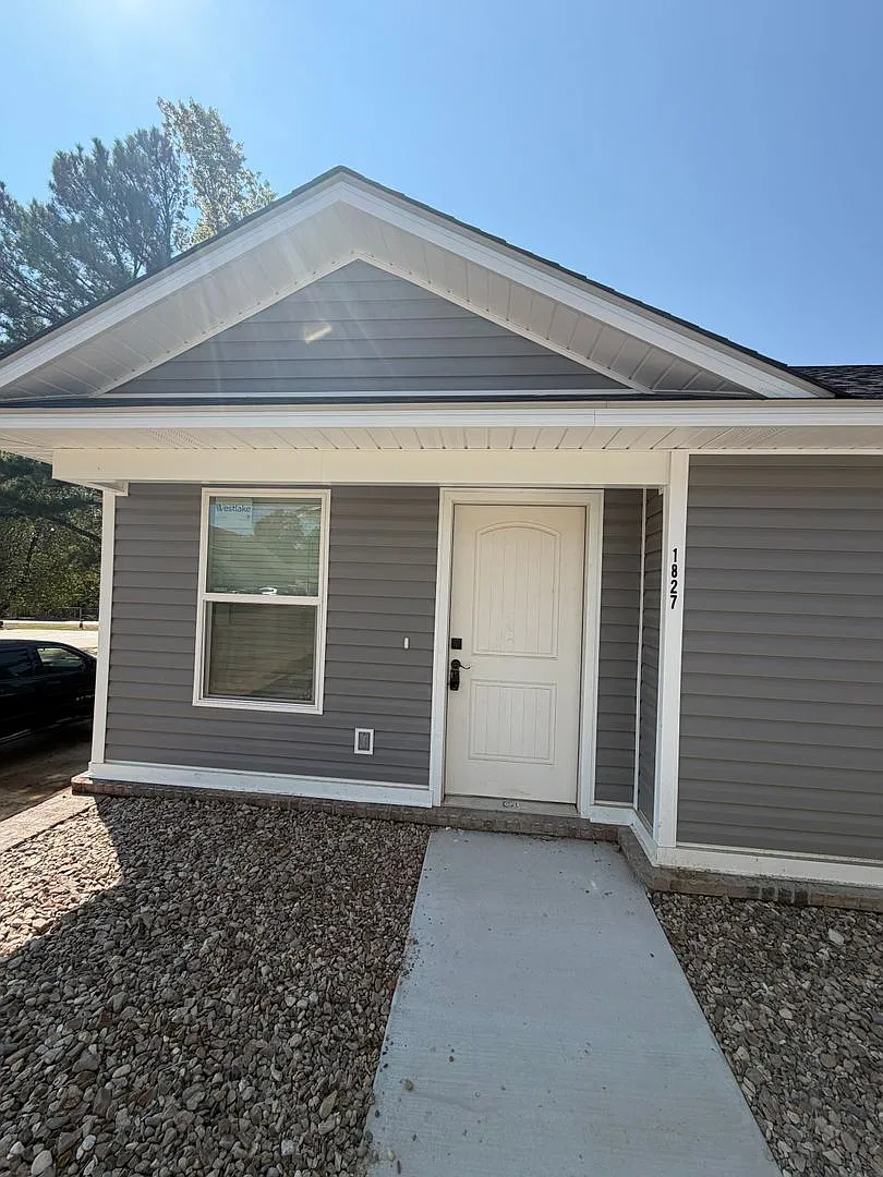 Move-In Special - October Free! — Photo 1