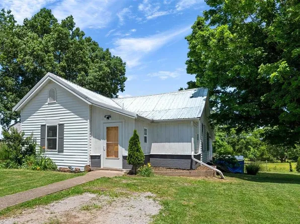 270 Peterson Ave, Auburn, KY 42206