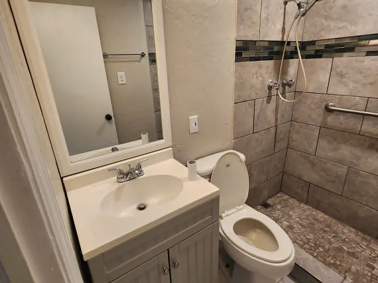 1216 Deneece Ter — Photo 10