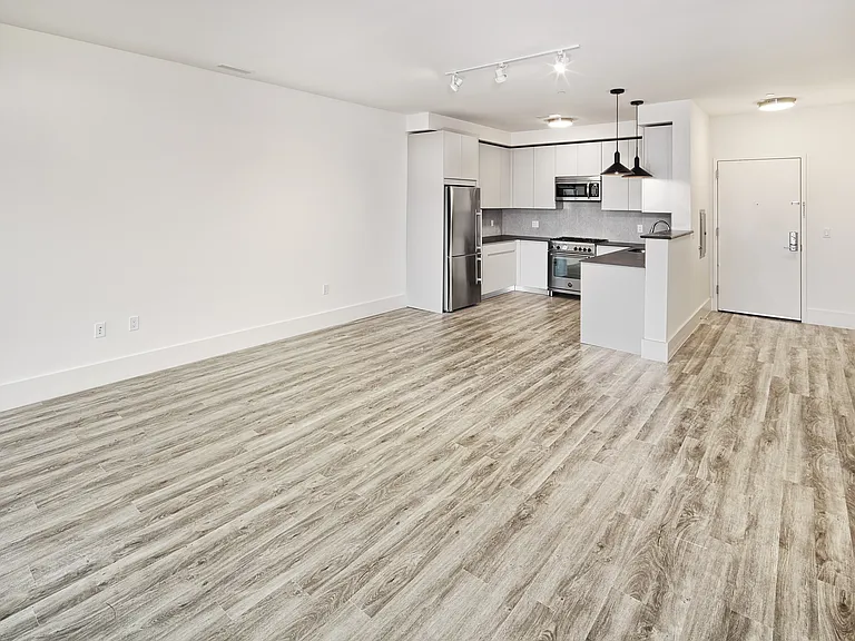 391 Palisade Ave #404 — Photo 4