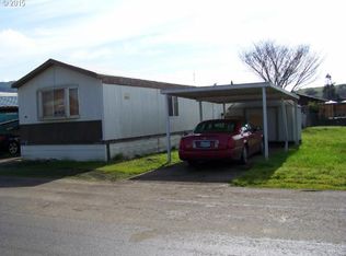 207 SW Berry Loop Ln, Roseburg, OR 97471