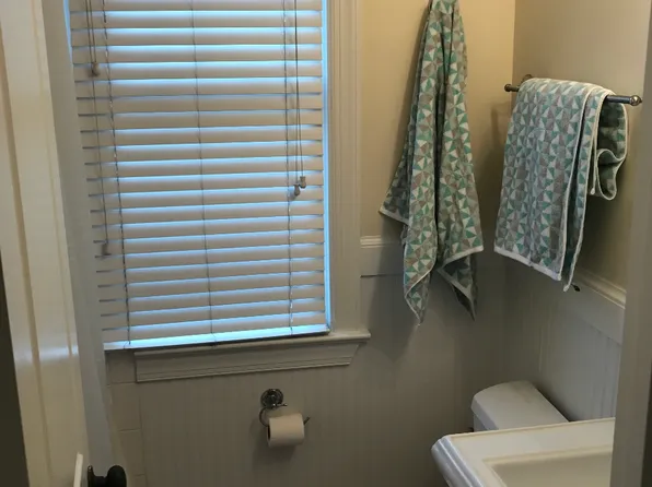 922 S Washington St APT 201, Alexandria, VA 22314