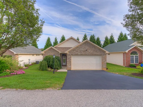 165 Melody Dr, Christiansburg, VA 24073