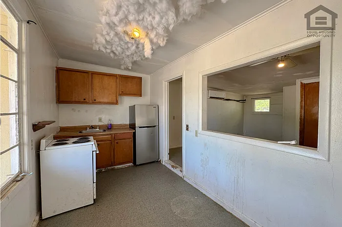 Studio, 1.0 bath, 335 sqft, $950 — Photo 1