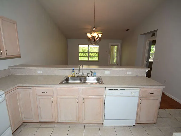 30 Eton Ln #B — Photo 13